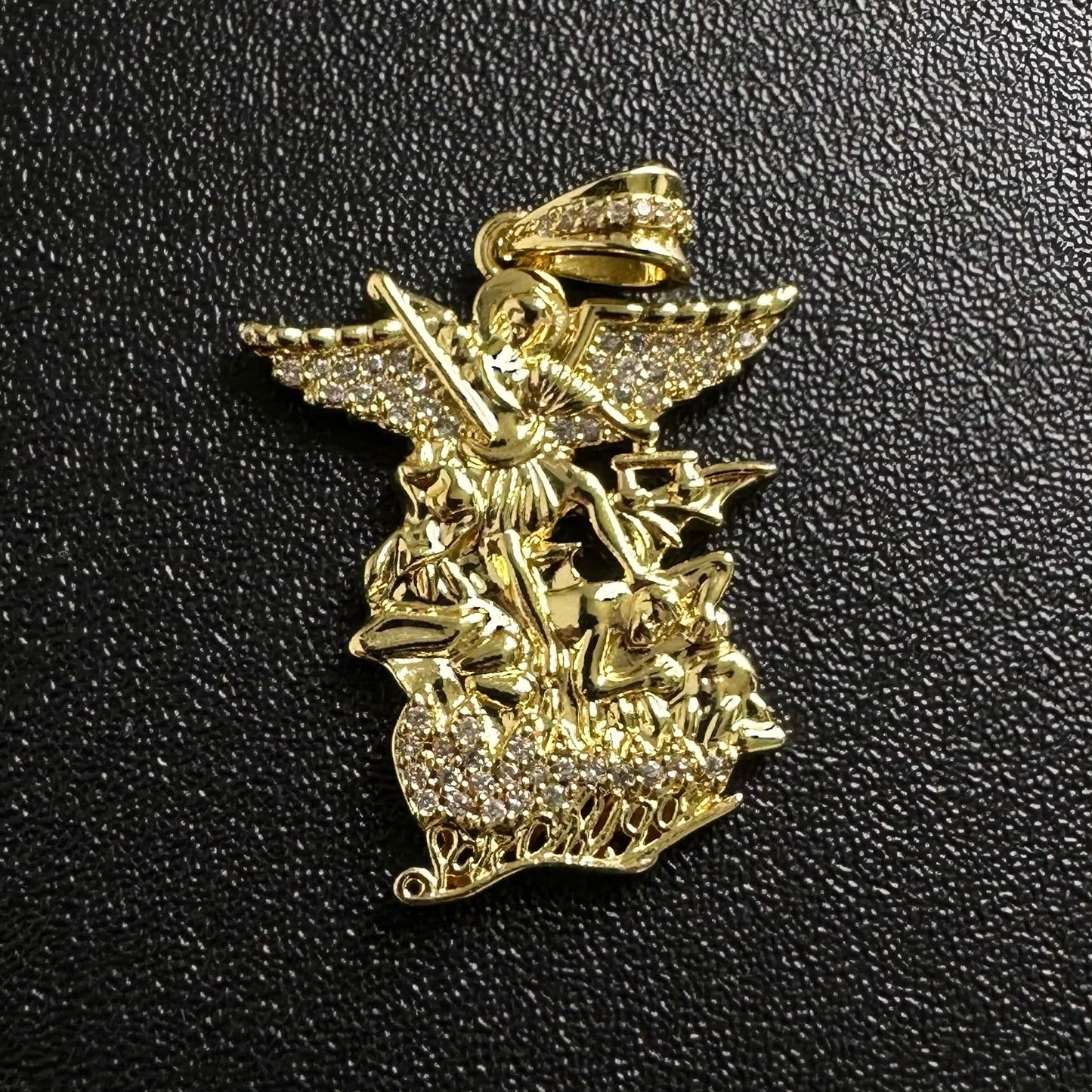 Dije San Miguel Arcangel Tono Oro 18K