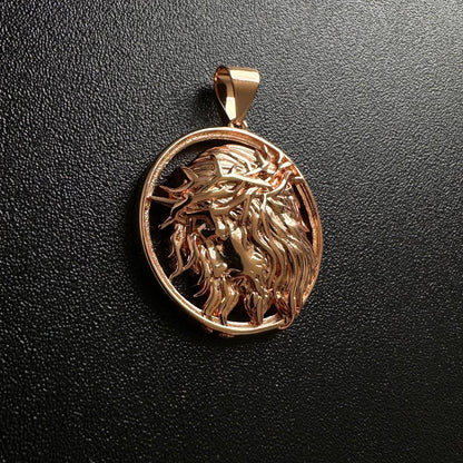 Dije Cristo Tono Oro Rosa 18K